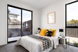 https://images.listonce.com.au/custom/160x/listings/162-hodgson-street-heidelberg-vic-3084/000/01490000_img_12.jpg?ZPZAOGarA8U