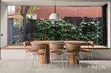 https://images.listonce.com.au/custom/160x/listings/162-rossmoyne-street-thornbury-vic-3071/727/01990727_img_10.jpg?N9bQWwTgmcU