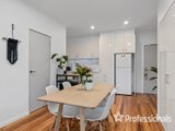 https://images.listonce.com.au/custom/160x/listings/1624-croydon-road-croydon-vic-3136/720/01525720_img_05.jpg?KOB-aYih_-w