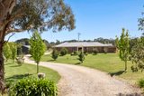 https://images.listonce.com.au/custom/160x/listings/163-baynton-road-kyneton-vic-3444/770/01437770_img_05.jpg?rj-Z1BhPjtU