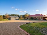 https://images.listonce.com.au/custom/160x/listings/163-pierce-road-new-gisborne-vic-3438/788/01947788_img_05.jpg?AJTrRjWylX0
