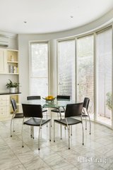 https://images.listonce.com.au/custom/160x/listings/1635-orrong-road-toorak-vic-3142/217/01905217_img_09.jpg?YbWVSmdC2zQ