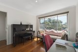 https://images.listonce.com.au/custom/160x/listings/164-therese-avenue-mount-waverley-vic-3149/701/00831701_img_04.jpg?SYw4Czzlxfk