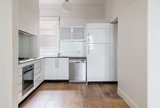 https://images.listonce.com.au/custom/160x/listings/164-victoria-avenue-albert-park-vic-3206/563/01766563_img_03.jpg?ohULSa34BQA