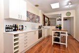 https://images.listonce.com.au/custom/160x/listings/164-wilma-avenue-mulgrave-vic-3170/673/01836673_img_02.jpg?eLassPv_WQo