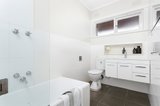 https://images.listonce.com.au/custom/160x/listings/1645a-ormond-esplanade-elwood-vic-3184/374/01794374_img_06.jpg?6Z2kebcHEvY