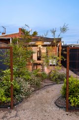 https://images.listonce.com.au/custom/160x/listings/165-gilbert-road-preston-vic-3072/582/01595582_img_12.jpg?AGyBDmMn0pQ