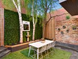 https://images.listonce.com.au/custom/160x/listings/166-bank-street-south-melbourne-vic-3205/165/01090165_img_09.jpg?LR9r4iRsXuY