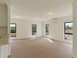 https://images.listonce.com.au/custom/160x/listings/166-duke-street-castlemaine-vic-3450/441/01703441_img_02.jpg?bW2PuTNXFVE