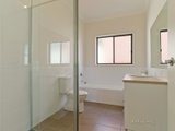 https://images.listonce.com.au/custom/160x/listings/166-duke-street-castlemaine-vic-3450/441/01703441_img_08.jpg?jSu33U_hiWE