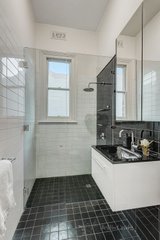 https://images.listonce.com.au/custom/160x/listings/167-johnston-street-collingwood-vic-3066/212/00548212_img_08.jpg?Q9MouZ1px_4