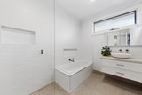 https://images.listonce.com.au/custom/160x/listings/168-oakleigh-road-carnegie-vic-3163/154/01874154_img_09.jpg?M2xm22fjCZ0
