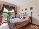 https://images.listonce.com.au/custom/160x/listings/169-howe-street-miners-rest-vic-3352/582/01576582_img_05.jpg?1xwQQvebzGM