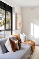 https://images.listonce.com.au/custom/160x/listings/169-nell-street-greensborough-vic-3088/780/01751780_img_03.jpg?p7RWhvVAWFE