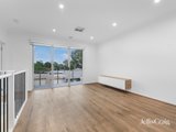 https://images.listonce.com.au/custom/160x/listings/1698-main-road-lower-plenty-vic-3093/537/01916537_img_03.jpg?dVn5cfGLD7Y