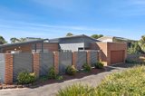 https://images.listonce.com.au/custom/160x/listings/16a-baird-street-castlemaine-vic-3450/055/01644055_img_14.jpg?cjsSOSVTA5k