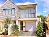 https://images.listonce.com.au/custom/160x/listings/16a-fawkner-street-st-kilda-vic-3182/350/01793350_img_01.jpg?E3Nb8MwqCT0