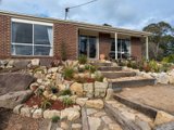 https://images.listonce.com.au/custom/160x/listings/16a-gardner-parade-mount-evelyn-vic-3796/585/01524585_img_01.jpg?oom7A26eACo