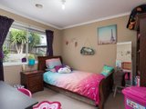 https://images.listonce.com.au/custom/160x/listings/16a-gardner-parade-mount-evelyn-vic-3796/585/01524585_img_08.jpg?hNypaRr9BYw