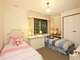 https://images.listonce.com.au/custom/160x/listings/16a-vista-avenue-ringwood-east-vic-3135/456/00620456_img_11.jpg?nwQR7lojR68