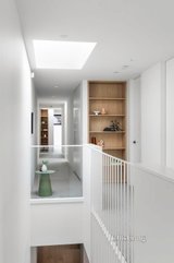 https://images.listonce.com.au/custom/160x/listings/16b-foster-avenue-glen-huntly-vic-3163/078/01721078_img_10.jpg?UUGz79O3siE