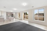https://images.listonce.com.au/custom/160x/listings/16c-forest-road-lara-vic-3212/158/01176158_img_05.jpg?nHGepwZHIvw