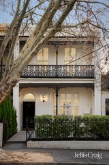 https://images.listonce.com.au/custom/160x/listings/17-acland-street-st-kilda-vic-3182/780/01950780_img_13.jpg?zKX2D-CgXhI