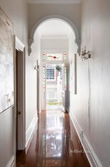 https://images.listonce.com.au/custom/160x/listings/17-albert-street-east-melbourne-vic-3002/827/01705827_img_11.jpg?8c1BCqRvqII