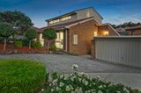 https://images.listonce.com.au/custom/160x/listings/17-amberwood-court-templestowe-vic-3106/882/00338882_img_02.jpg?TO3-uqgUCUs