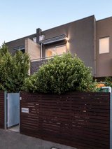 https://images.listonce.com.au/custom/160x/listings/17-arnold-street-brunswick-east-vic-3057/541/01032541_img_07.jpg?LiPv-XyGlHg