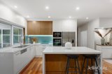 https://images.listonce.com.au/custom/160x/listings/17-bellaire-court-beaumaris-vic-3193/100/01988100_img_08.jpg?fwsrXx58qQ8