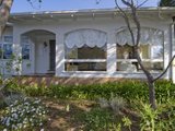 https://images.listonce.com.au/custom/160x/listings/17-brocka-avenue-belmont-vic-3216/302/01699302_img_09.jpg?XANIHmvPO4E