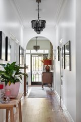 https://images.listonce.com.au/custom/160x/listings/17-buena-vista-drive-montmorency-vic-3094/058/01704058_img_04.jpg?hH7gtucvn1Y