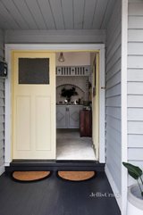 https://images.listonce.com.au/custom/160x/listings/17-carramar-avenue-camberwell-vic-3124/885/01055885_img_04.jpg?GuIdlIRU4UE