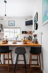 https://images.listonce.com.au/custom/160x/listings/17-carramar-avenue-camberwell-vic-3124/885/01055885_img_07.jpg?l7BEhkccV24