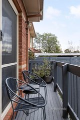 https://images.listonce.com.au/custom/160x/listings/17-cascades-view-yallambie-vic-3085/340/01726340_img_15.jpg?7RGH-oN8aMI