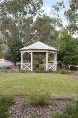 https://images.listonce.com.au/custom/160x/listings/17-cascades-view-yallambie-vic-3085/340/01726340_img_17.jpg?xgtjRLly1hY