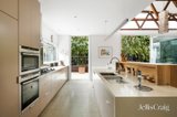 https://images.listonce.com.au/custom/160x/listings/17-cavell-court-beaumaris-vic-3193/437/01900437_img_07.jpg?Q1xKKNknoMY