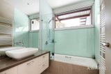 https://images.listonce.com.au/custom/160x/listings/17-cavell-court-beaumaris-vic-3193/437/01900437_img_16.jpg?JRW01CDD7rk