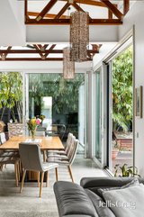 https://images.listonce.com.au/custom/160x/listings/17-cavell-court-beaumaris-vic-3193/437/01900437_img_24.jpg?rUZgcgpXBPU