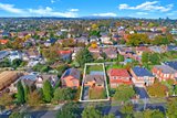 https://images.listonce.com.au/custom/160x/listings/17-cityview-road-balwyn-north-vic-3104/912/01684912_img_02.jpg?zSOEYWu1jaQ