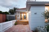 https://images.listonce.com.au/custom/160x/listings/17-cliff-street-brunswick-vic-3056/733/01019733_img_21.jpg?apK0-sHa2XM