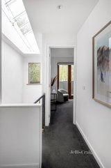 https://images.listonce.com.au/custom/160x/listings/17-cromwell-road-south-yarra-vic-3141/906/01341906_img_06.jpg?k605eHAOMh4