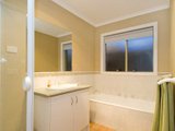 https://images.listonce.com.au/custom/160x/listings/17-cypress-crescent-leopold-vic-3224/954/01698954_img_09.jpg?-Begk7J6dH8