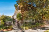 https://images.listonce.com.au/custom/160x/listings/17-dickens-street-elwood-vic-3184/694/01794694_img_08.jpg?jbmyYnf6MvQ