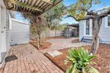 https://images.listonce.com.au/custom/160x/listings/17-dunstan-avenue-brunswick-vic-3056/137/01721137_img_13.jpg?LOr_EfcjfX4