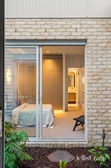 https://images.listonce.com.au/custom/160x/listings/17-edmends-street-brunswick-vic-3056/079/01943079_img_16.jpg?bqUBHs1xzI4