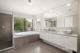 https://images.listonce.com.au/custom/160x/listings/17-empire-drive-mooroolbark-vic-3138/544/01849544_img_20.jpg?oqusk4cHeTU