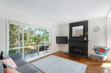https://images.listonce.com.au/custom/160x/listings/17-eram-road-box-hill-north-vic-3129/854/01011854_img_02.jpg?xZciyqUUunw