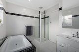 https://images.listonce.com.au/custom/160x/listings/17-eram-road-box-hill-north-vic-3129/854/01011854_img_08.jpg?9AAX9PHtRlU